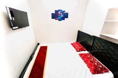 Aura Residency