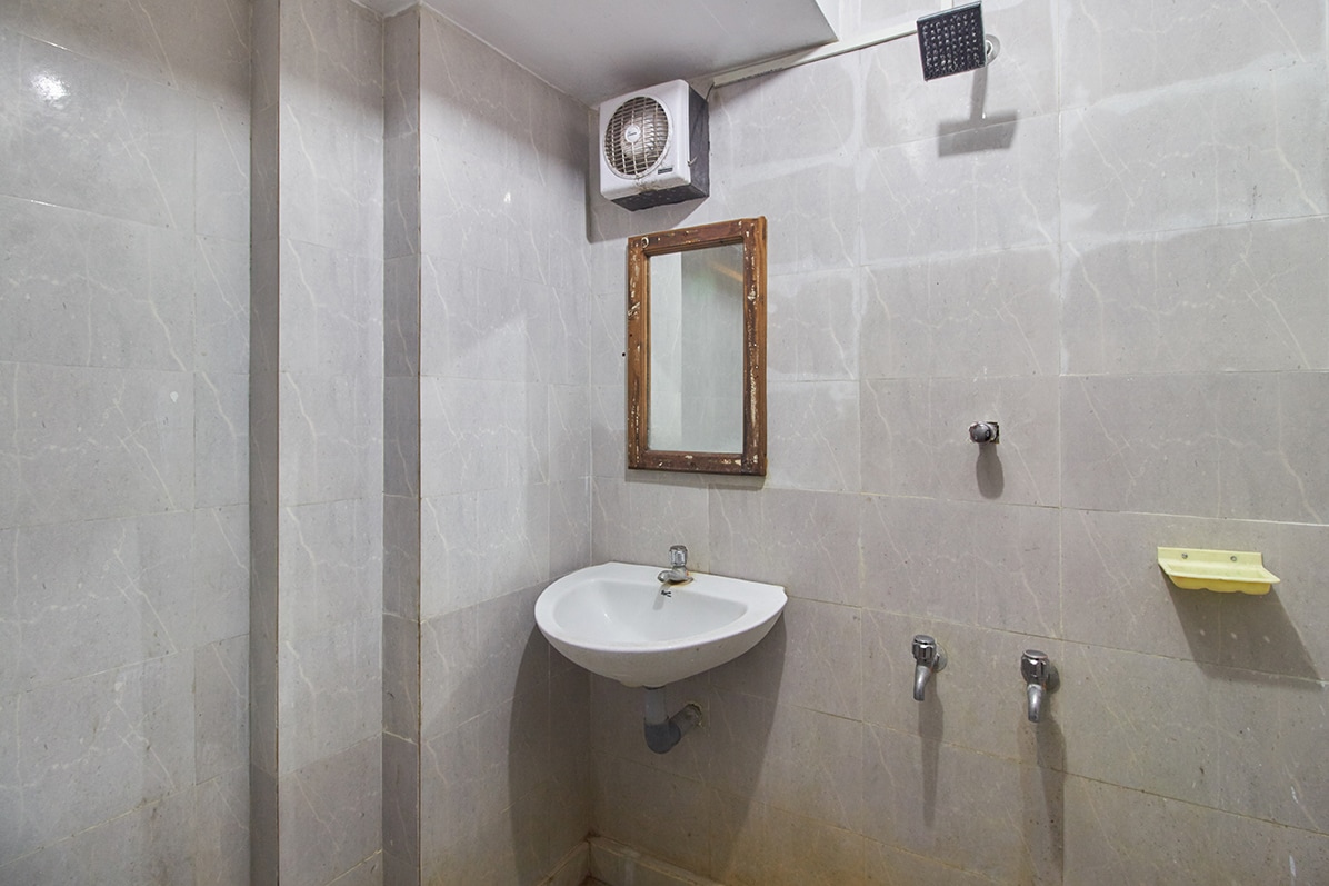 Triveni Tourist Home - Tap to explore photos