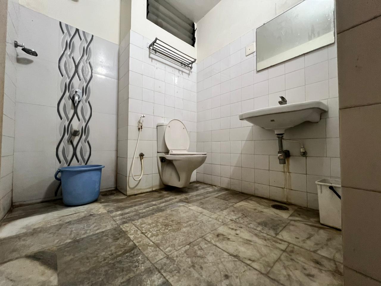 Hotel Diana - Tap to explore photos