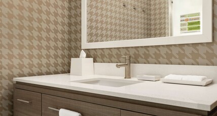 Home2 Suites by Hilton Chicago River North Room Type - 1 KING STUDIO SUITE