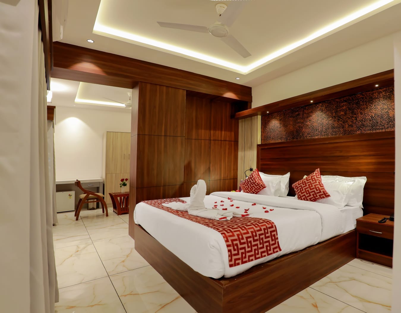 Hotel Vrindavan - Tap to explore photos