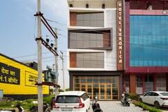 Address of Hotel Veronica