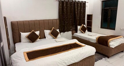 Jamuna (P) Guest House Room Type - Premium Triple Bed Room