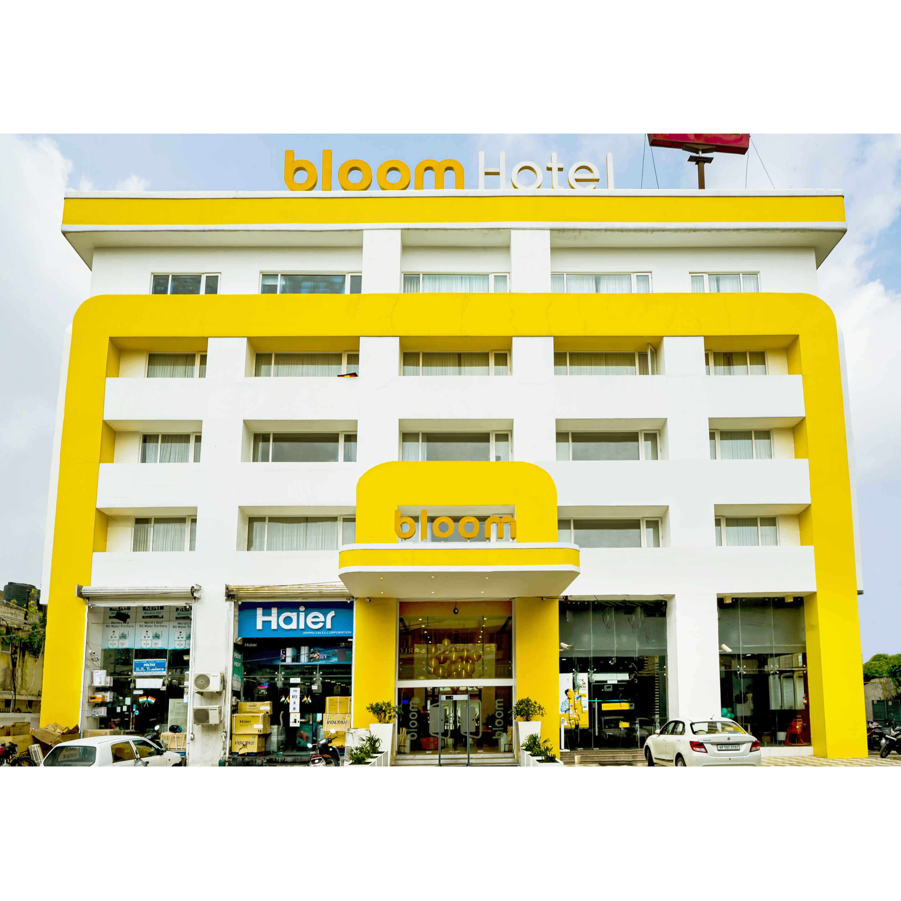 Bloom Hotel - Jammu - Tap to explore photos