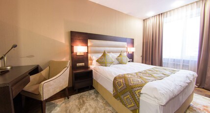 BEST WESTERN PLUS ASTANA Room Type - 1 Queen Bed, Non-Smoking, Wi-Fi, Air-Conditioned, Safe, Coffee And Tea Maker, Mini Bar, Full Breakfa BEST WESTERN PLUS ASTANA Room Type - 1 Queen Bed, Non-Smoking, Wi-Fi, Air-Conditioned, Safe, Coffee And Tea Maker, Mini Bar, Full Breakfa