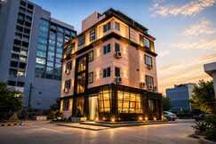 Signum CityScapes SKY Boutique Hotel