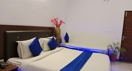 KESAR RESIDENCY Room Type - Super Deluxe Room KESAR RESIDENCY Room Type - Super Deluxe Room