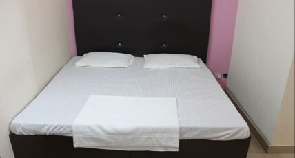 Hotel Elegant Palace Room Type - Double Bedded Room