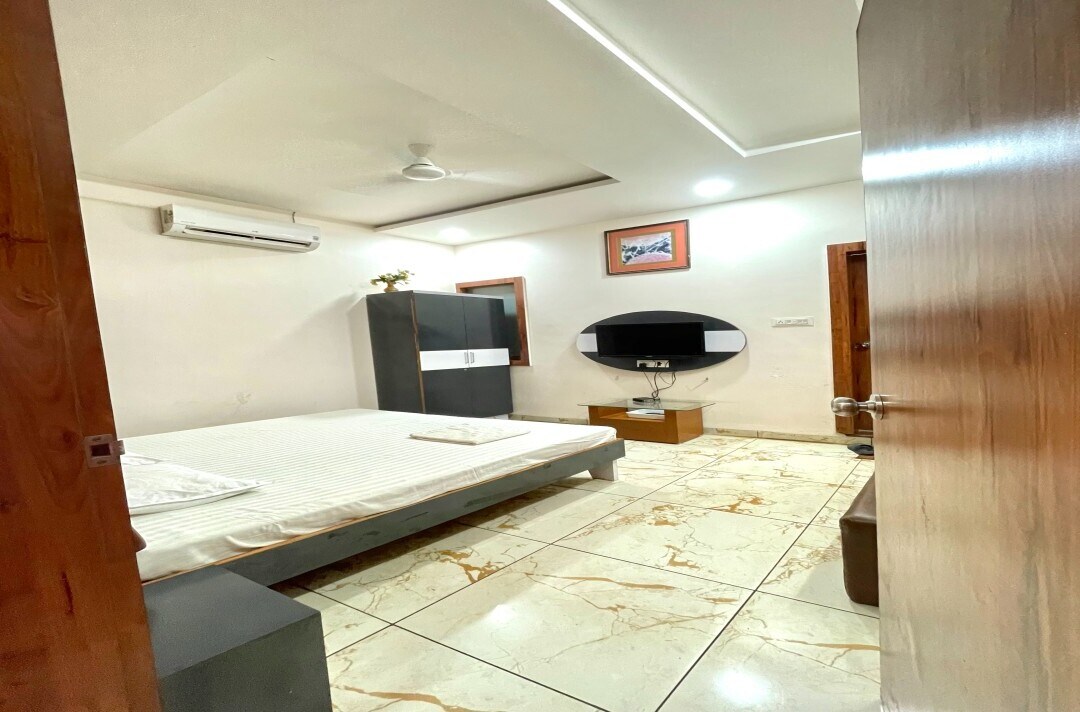 Hotel Aagrah - Tap to explore photos