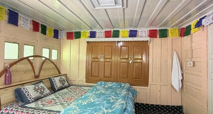 Homestay Golsang Room Type - Bedroom 1