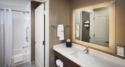 Staybridge Suites NIAGARA-ON-THE-LAKE, an IHG hotel Room Type - STANDARD ROOM