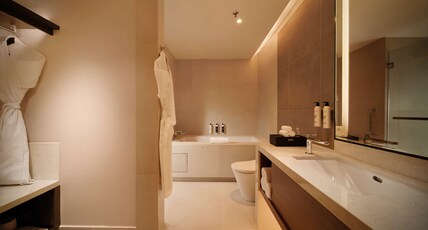 DoubleTree by Hilton Shah Alam i-City Room Type - KING DELUXE SUITE