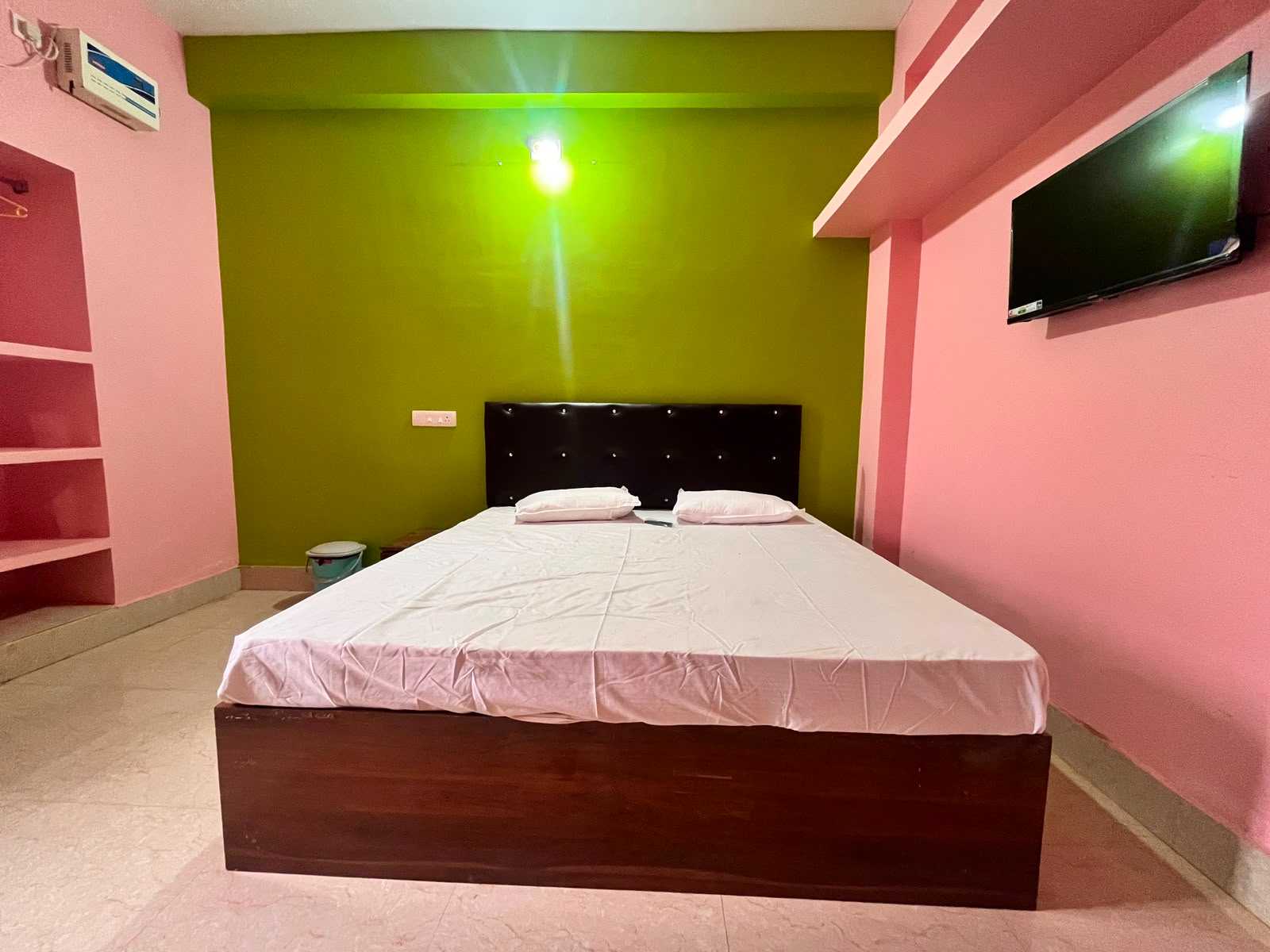 Hotel O Muna Heritage Guest House - Tap to explore photos