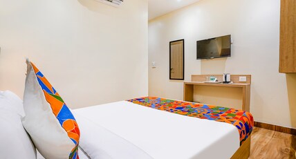 Hotel Riza Room Type - Deluxe Double Room