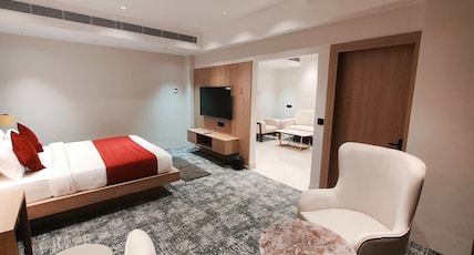 The chinmaye Grand Room Type - Deluxe Suite Room With Bathtub The chinmaye Grand Room Type - Deluxe Suite Room With Bathtub