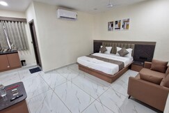 Hotel Radhe Rooms