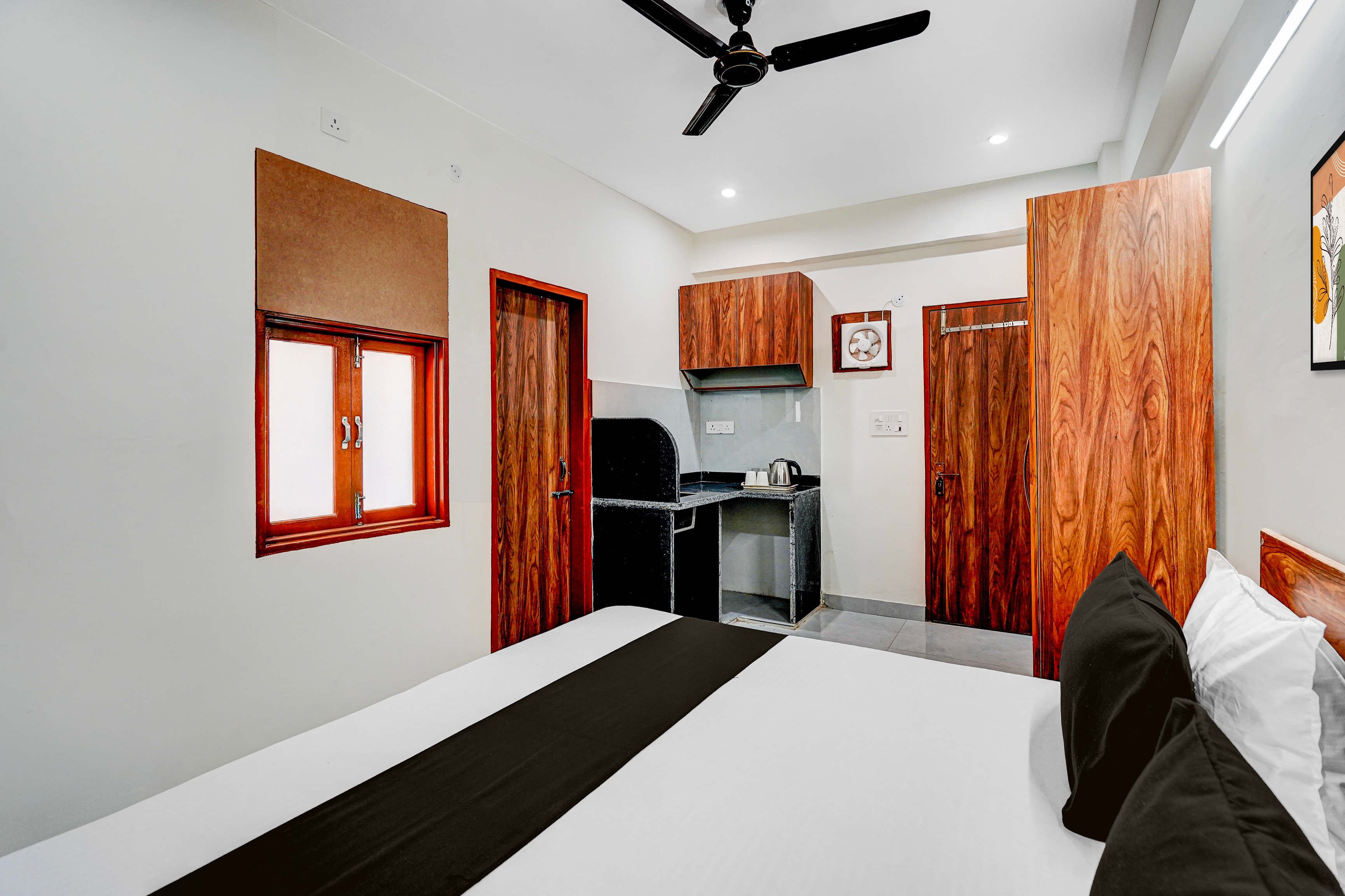 Hotel O by OYO Comfort Heavan Stay - Tap to explore photos