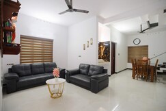 Luxury homestay 1BHK in Ernakulam by Homeyhuts A