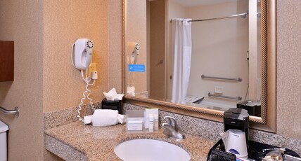 Hampton Inn Jackson Room Type - 2QN MOB HEARING ACC TUB NS