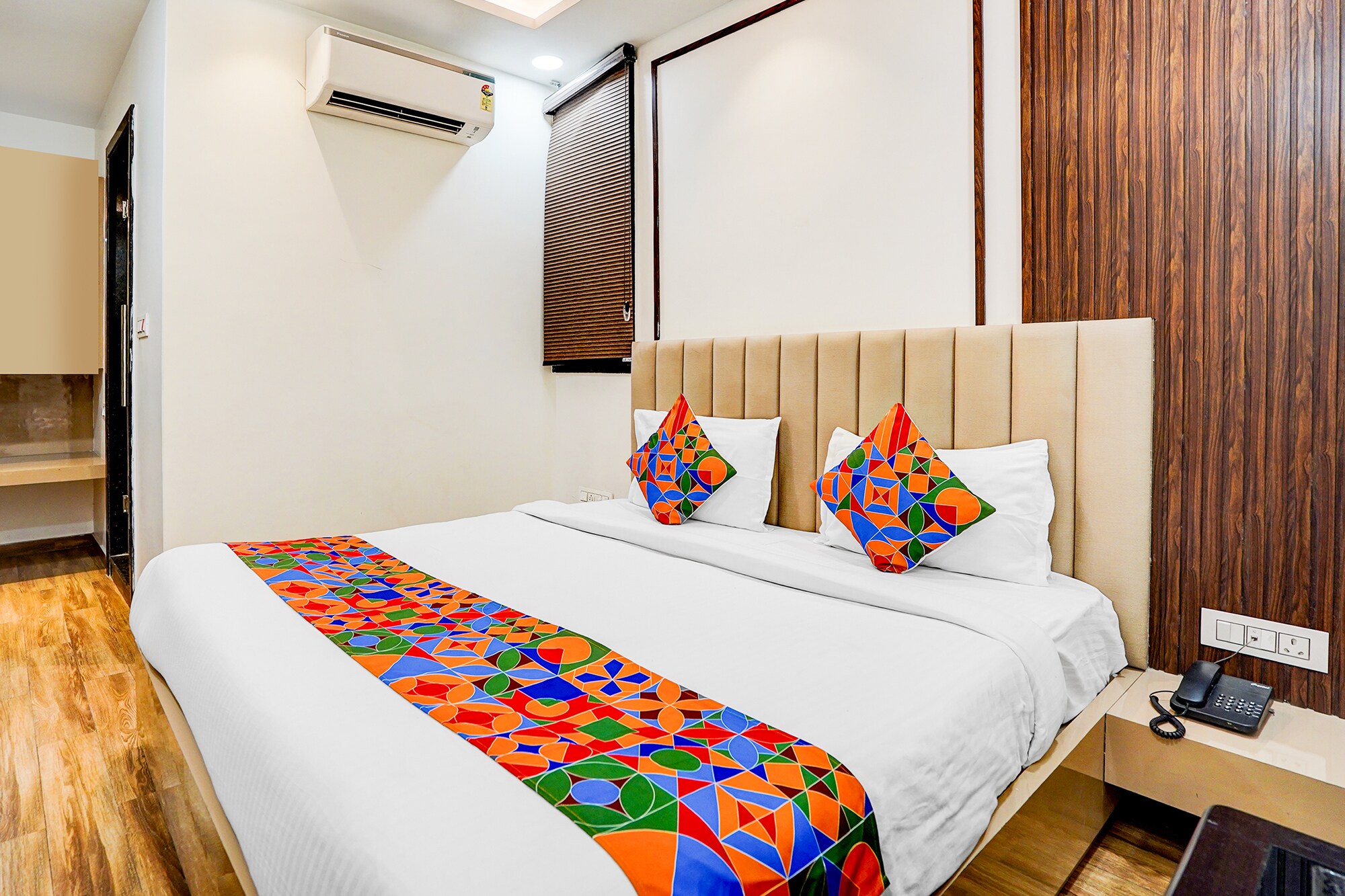 FabHotel Prime Kartar Grand - Nr. Fazalganj Chauraha - Tap to explore photos