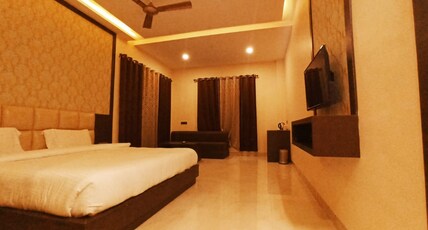 The Grand Shukarana Room Type - Deluxe Ac Room