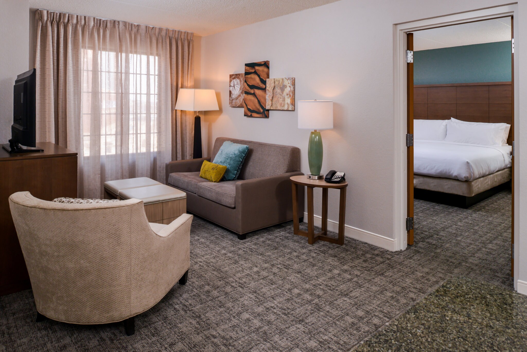 Staybridge Suites INDIANAPOLIS DOWNTOWN-CONV CTR - Tap to explore photos