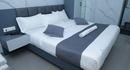 Hotel Raghava Inn Room Type - Deluxe Rom