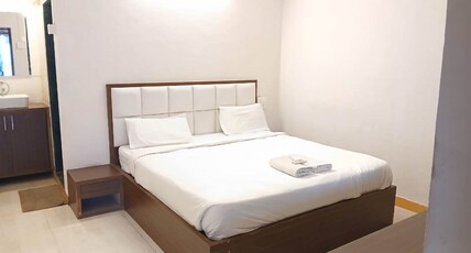 Hotel Valley Wood Room Type - Deluxe AC Room (Without TV)