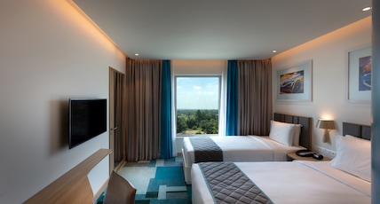 Holiday Inn Express & Suites, OMR Bengaluru Room Type - 2 Twin beds Standard with Balcony & Free Breakfast Holiday Inn Express & Suites, OMR Bengaluru Room Type - 2 Twin beds Standard with Balcony & Free Breakfast