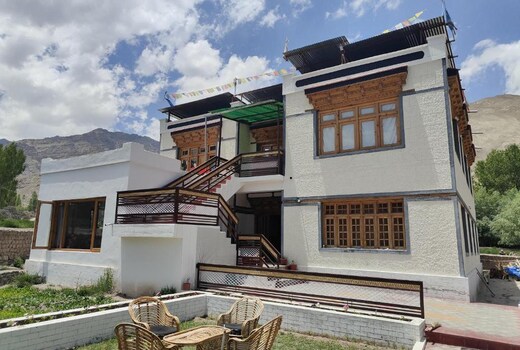 Labrang Home Stay