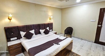 Hotel Rajshree Room Type - Deluxe Non Ac Room