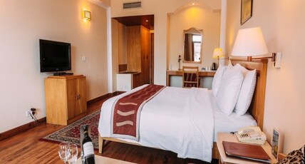 Hotel Willow Banks, Mall Road Shimla Room Type - Super Deluxe Room with Small Balcony and Bathtub Hotel Willow Banks, Mall Road Shimla Room Type - Super Deluxe Room with Small Balcony and Bathtub