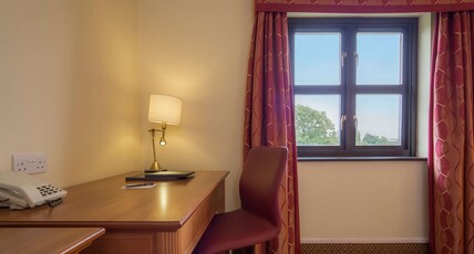 Hilton Puckrup Hall Tewkesbury Room Type - QUEEN GUESTROOM