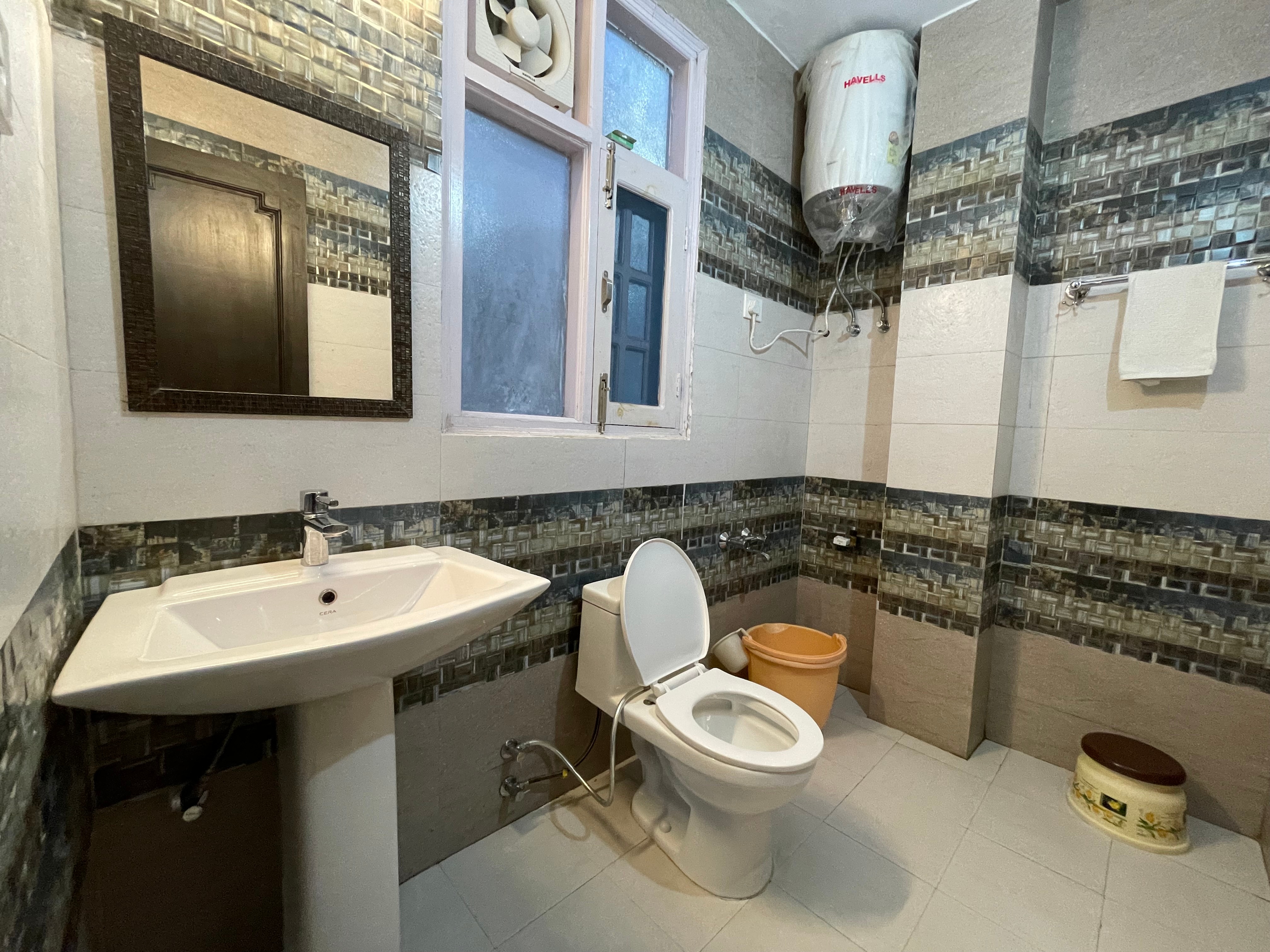 Aarika Homestay | Rooms & Wi-Fi - Tap to explore photos