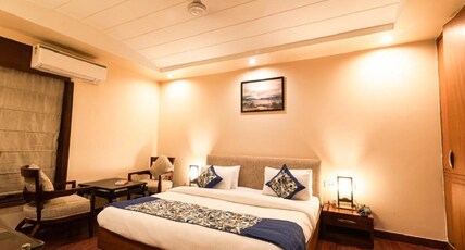 Shubham Vilas Room Type - Deluxe Room