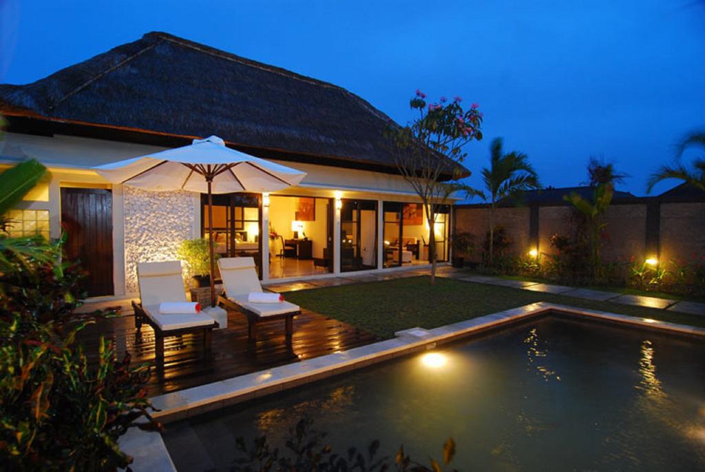 Bali Rich Villas - Tap to explore photos
