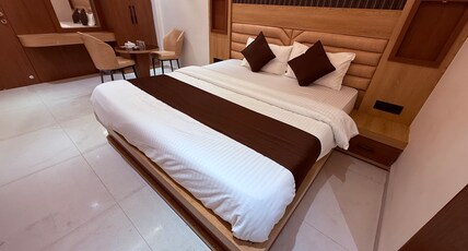 Hotel Classic Banquet and Rooms Room Type - Deluxe Non AC Room