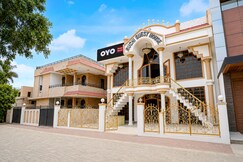 SPOT ON RUCHI GUEST HOUSE