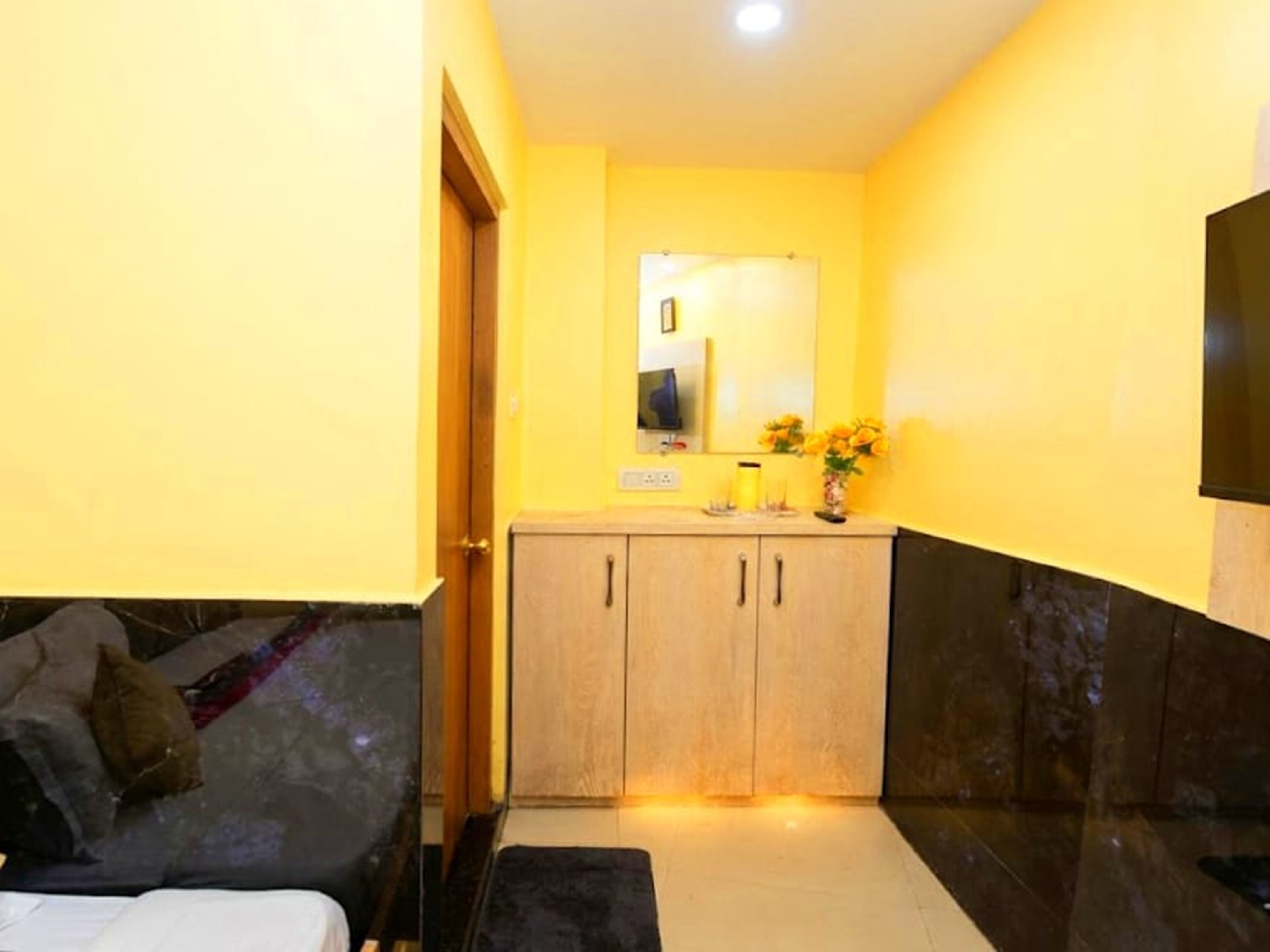 Star ZQ Guest House - Tap to explore photos