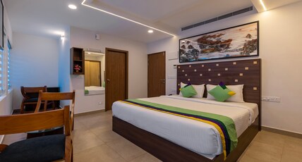 Treebo Vsaffron Regency, Punnamada Lake Room Type - Spacious Premium Room