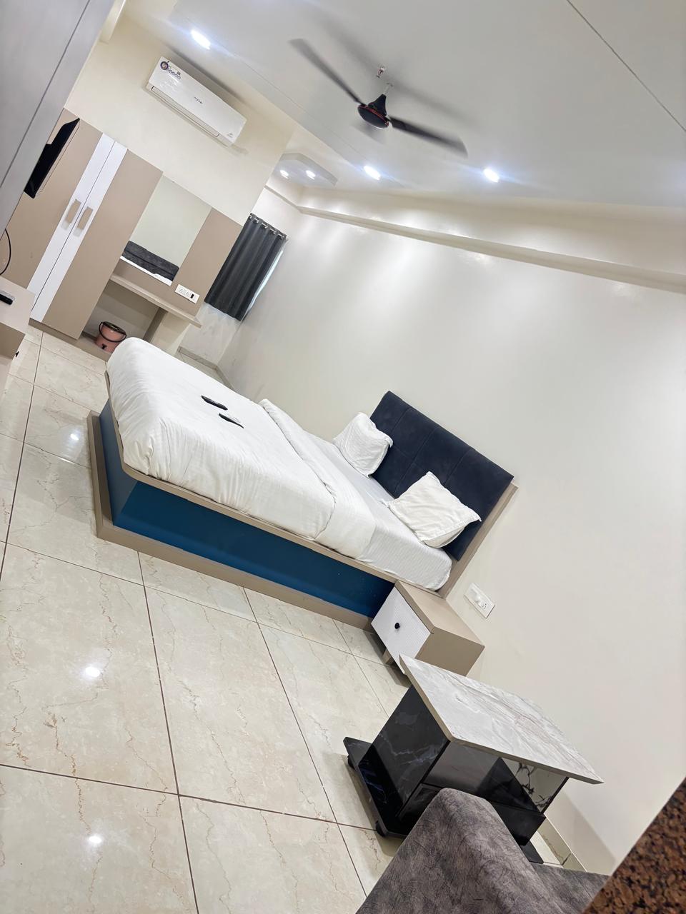 Hotel Radhe Palace - Tap to explore photos