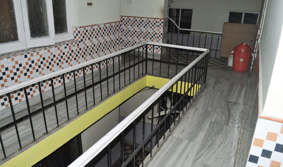 Hotel Durga Yatri Niwas - Tap to explore photos