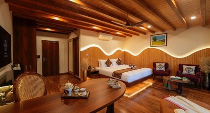 Samsara Luxury Cottages & Spa, Chail Hills Room Type - Luxury Tree House Room with Private Balcony With Jacuzzi Samsara Luxury Cottages & Spa, Chail Hills Room Type - Luxury Tree House Room with Private Balcony With Jacuzzi