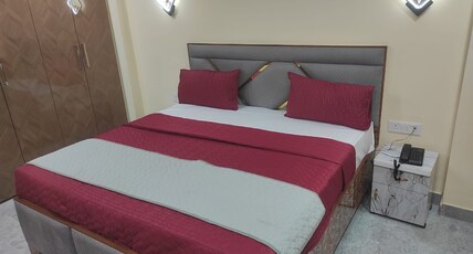 Elvok Hotels Sector 62 Room Type - Standard Room - AC