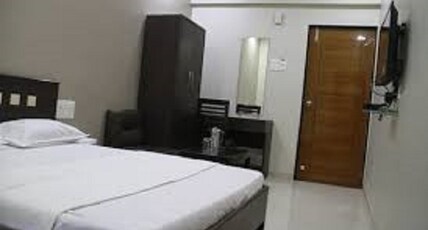 Hotel Shiv Parvati Room Type - Deluxe AC Room