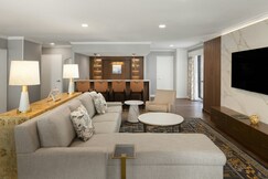 Hilton New Orleans Riverside
