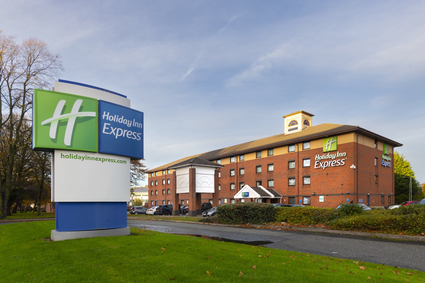 Holiday Inn Express Birmingham - Oldbury - Tap to explore photos