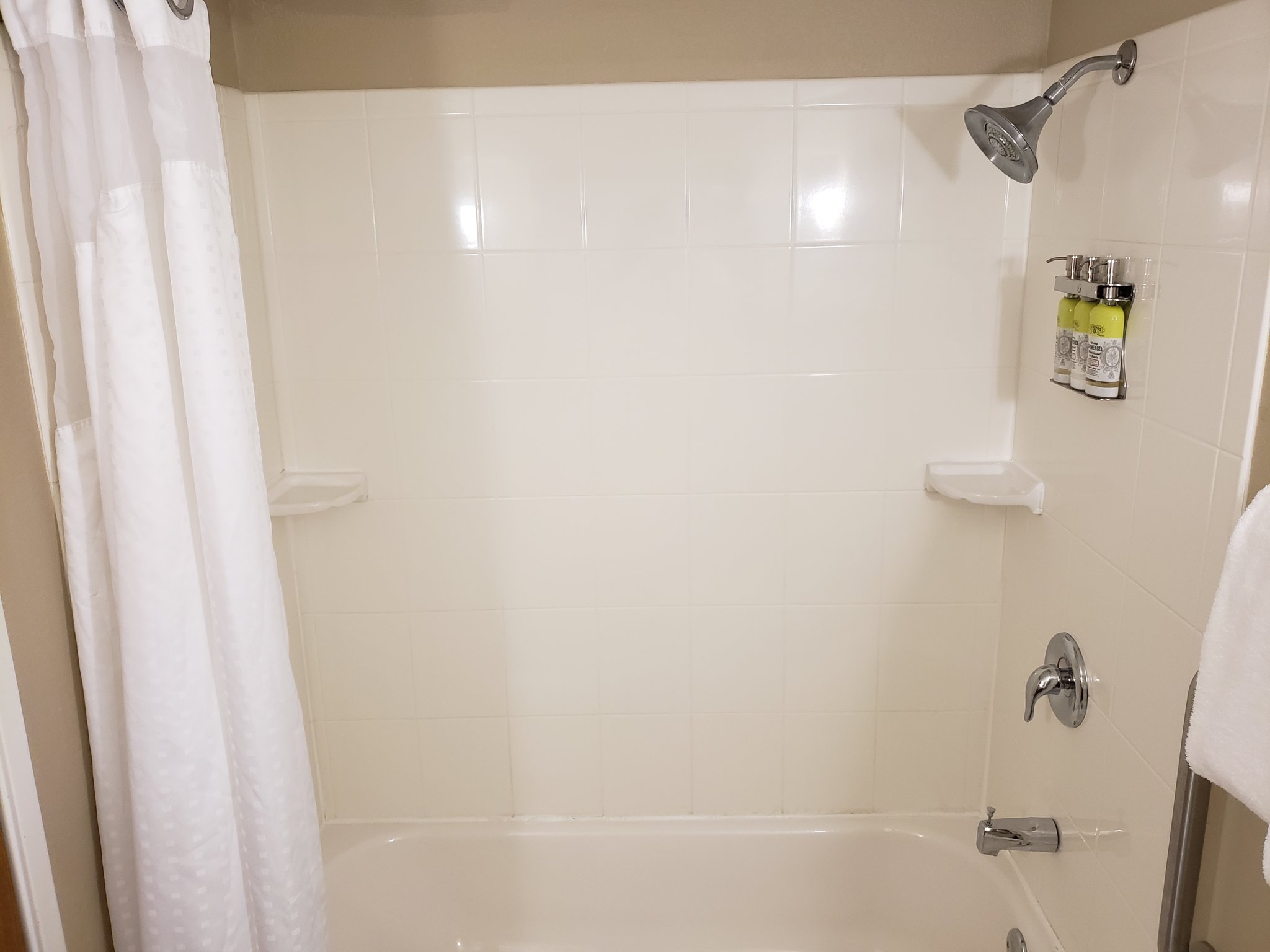 Holiday Inn Express Hotel Pittsburgh-North/Harmarville - Tap to explore photos
