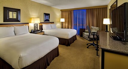 DoubleTree by Hilton Chicago - Arlington Heights Room Type - 2 DOUBLE BEDS NONSMOKING