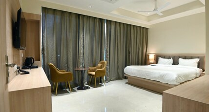 Arya Inn Room Type - EXECUTIVE ROOM